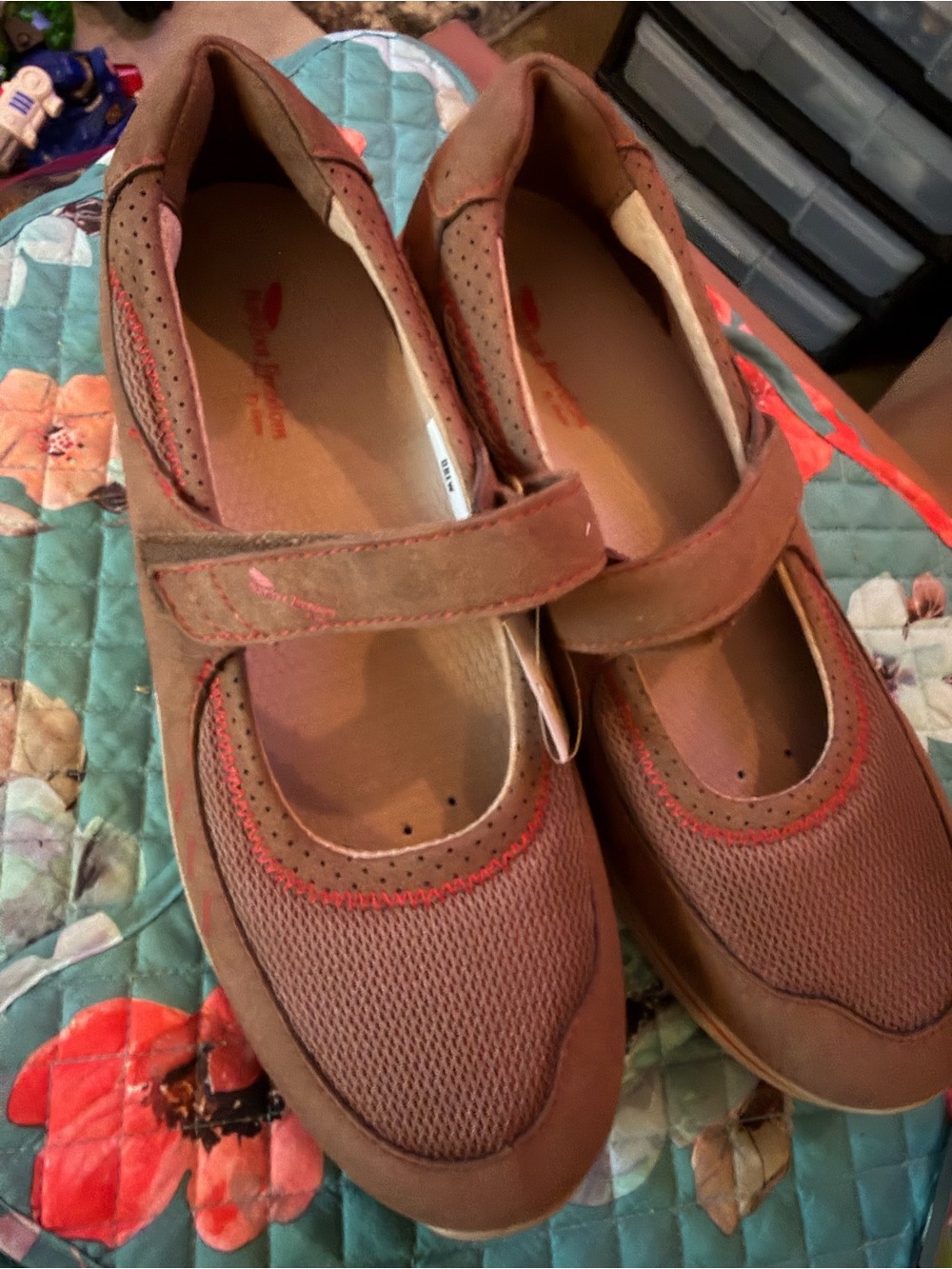 Barefoot freedoms Women’s size 9M Brown Mary Jane Strap Casual Shoes! New!